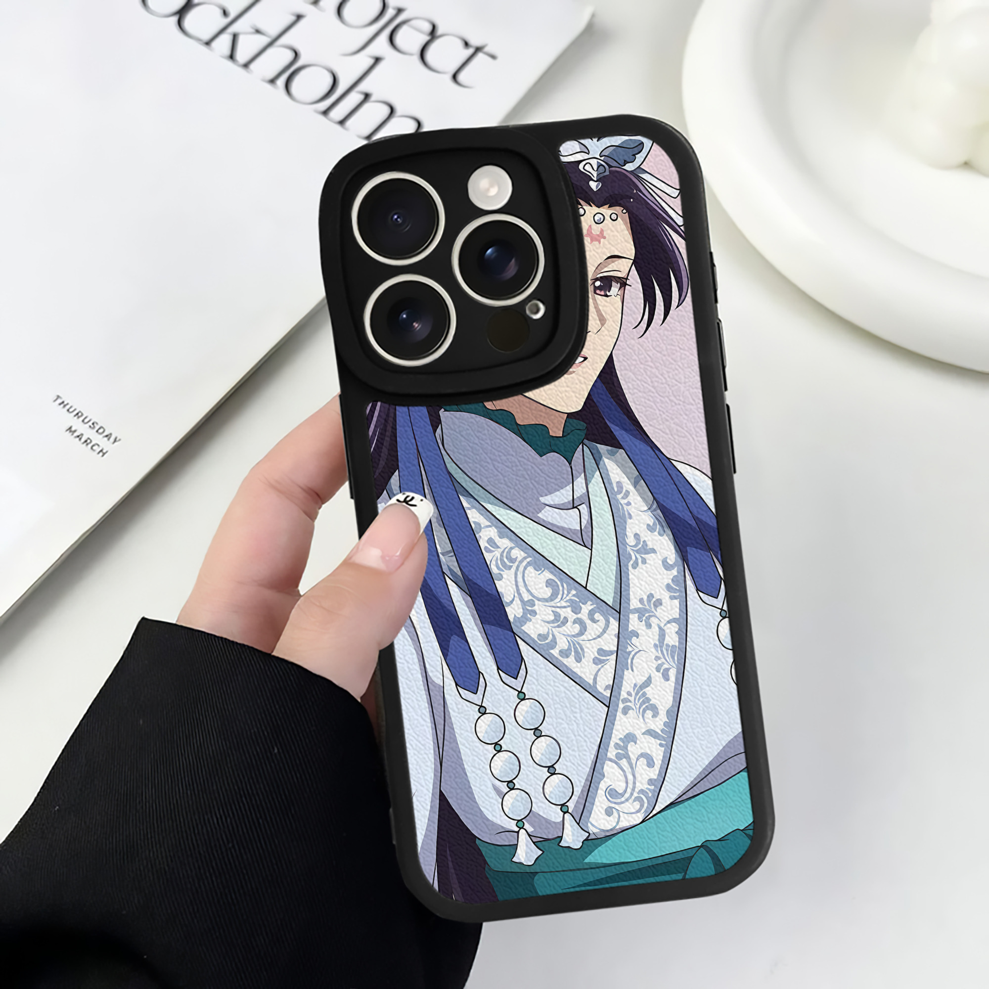 薬屋のひとりごと The Apothecary Diaries 【iPhone 16シリーズ対応】シリコンスマホケース（レザー調） 材質：シリコン